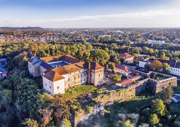 Ужгородський замок з внутрішнього подвір'я